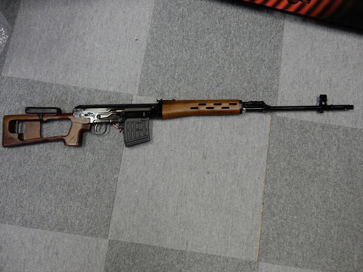 ドラグノフ手動エアーコッキングとオマケマルイ電動AK ドラグノフ手動エアーコッキングとオマケマルイ電動AK